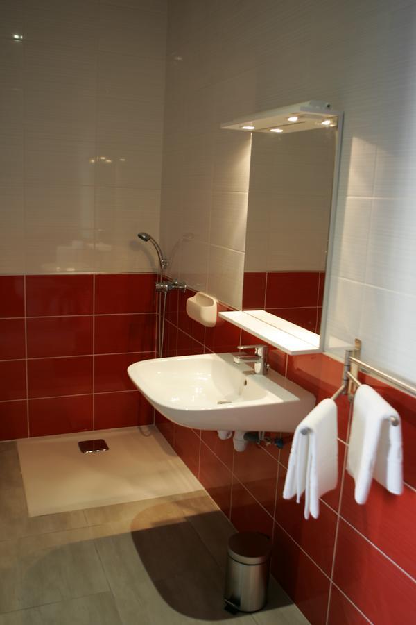 Escale St Joseph Hotel Tournon-sur-Rhone Exterior photo